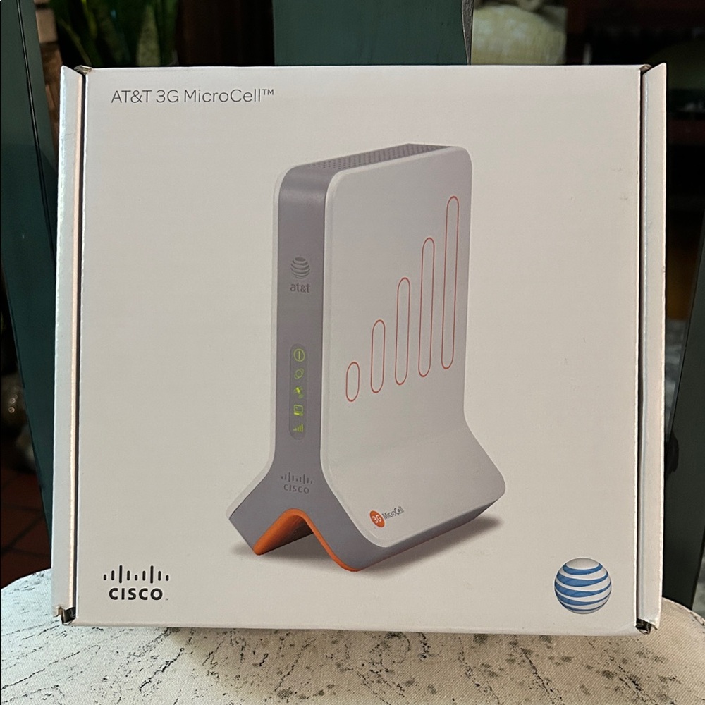 Cisco AT&T 3G MicroCell - White and Orange